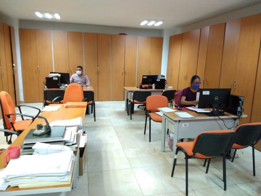 Trabajadores de la Salud Entre la Espada y la Pared