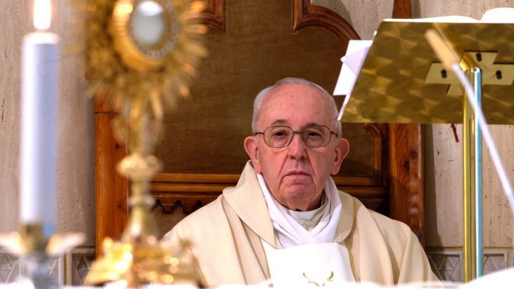 Colaborador de residencia del papa Francisco da positivo a coronavirus