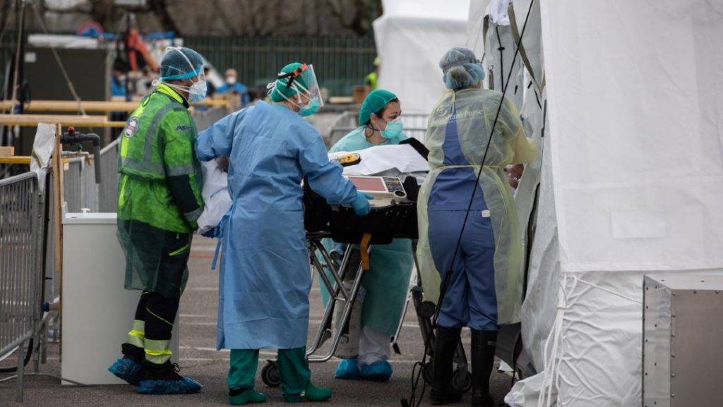 Suman 970 muertos por coronavirus en México y 10 mil 544 casos confirmados