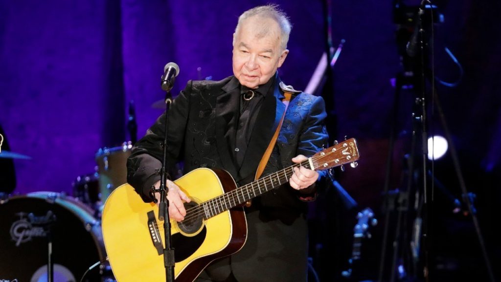 Muere el músico John Prine, a causa del coronavirus COVID-19