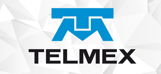 En Telmex, larga fila para pagar