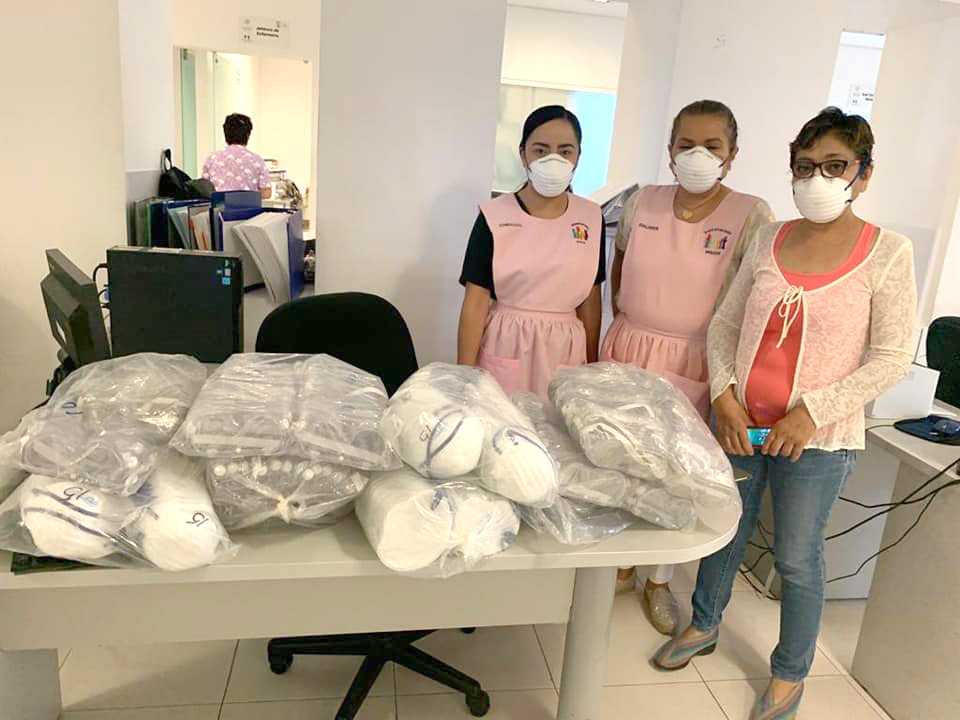 Personal del hospital Cholula recibe insumos