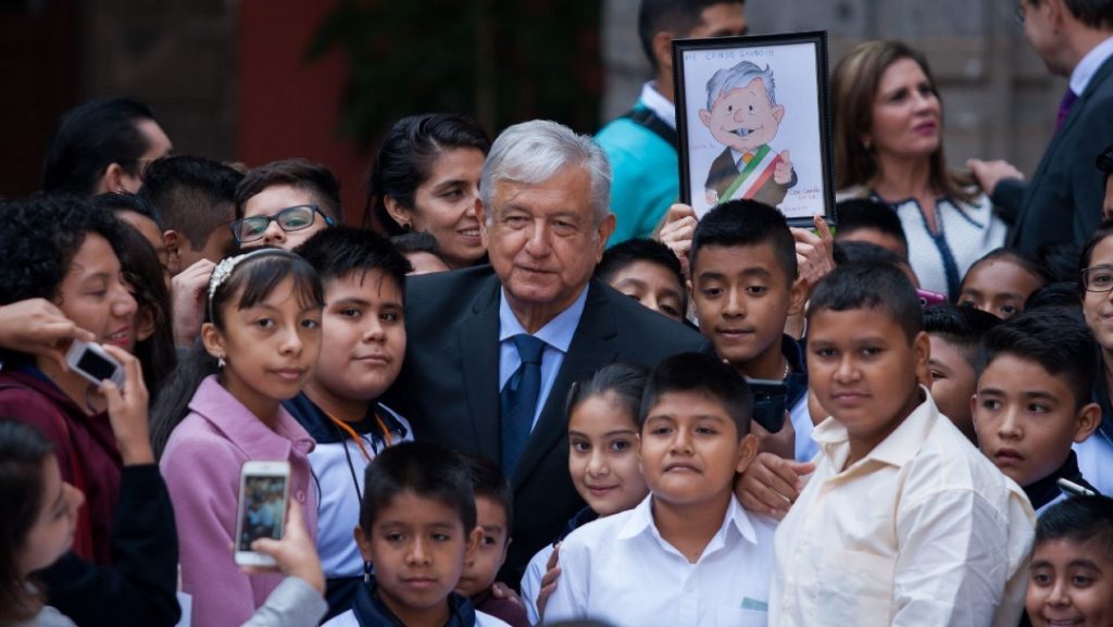 AMLO felicita a niñas y niños; agradece que ayuden en lucha contra Covid-19: EN VIVO