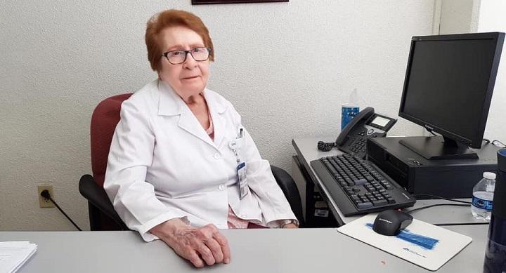 Doctora de 81 años enfrenta al coronavirus en el Hospital 20 de Noviembre de la CDMX