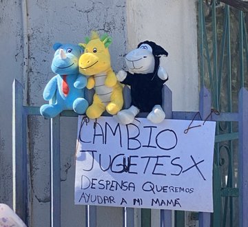 En Tijuana, niño cambia sus juguetes por DESPENSA para su familia