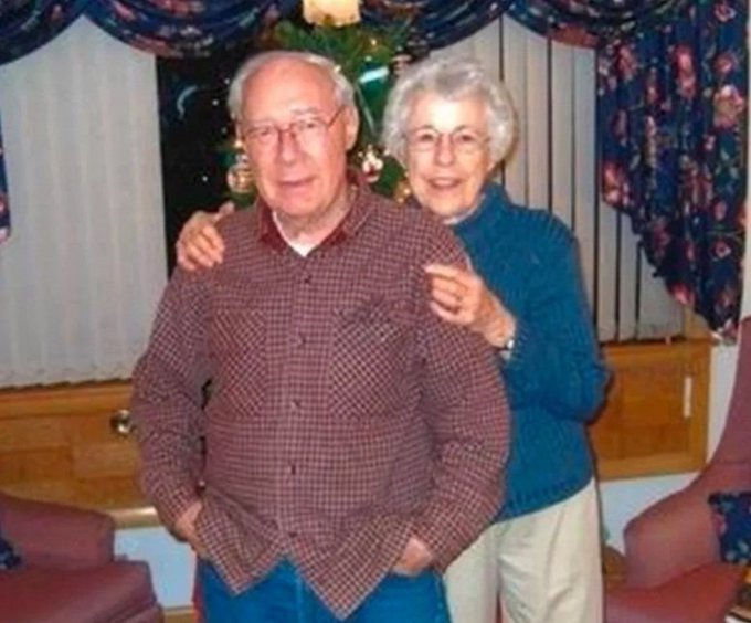 Matrimonio de abuelitos se dicen “te amo” antes de fallecer por COVID-19