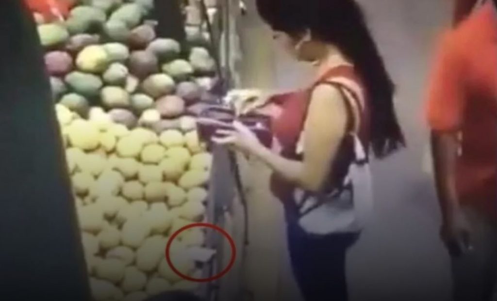 Reaparece indignada “lady Rata”