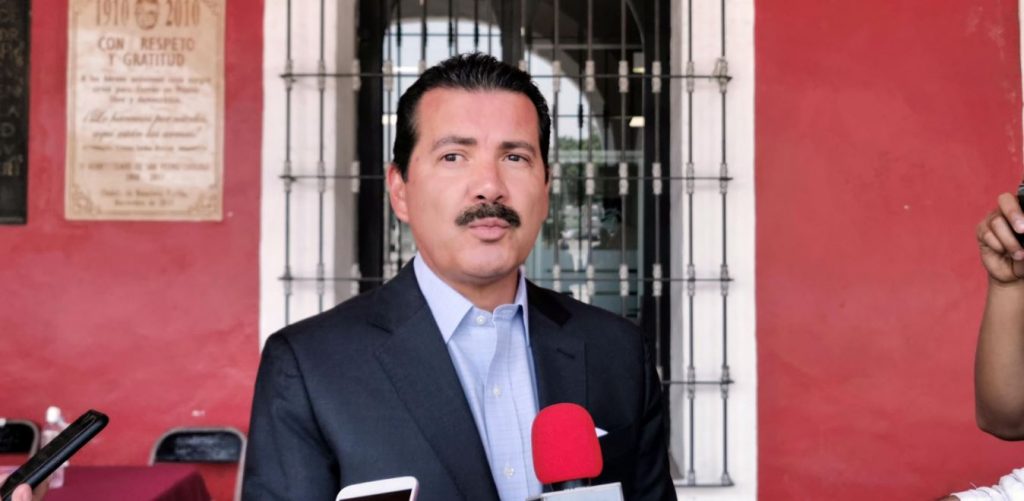 * QUÉDATE EN CASA  * Y LOS “TRABAJADORES”???  * TRABAJANDO ANDO…
