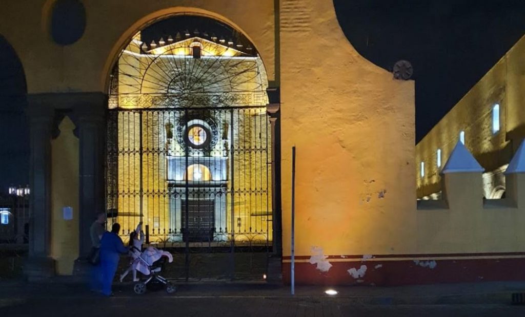 Jueves Santo, triste por cierre de templos