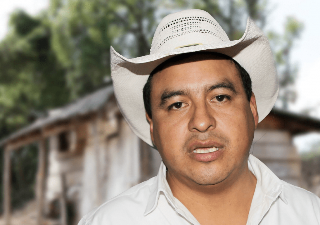 Alcalde de Zacapoaxtla ROMPE cuarentena y ORGANIZA lujosa FIESTA de cumpleaos