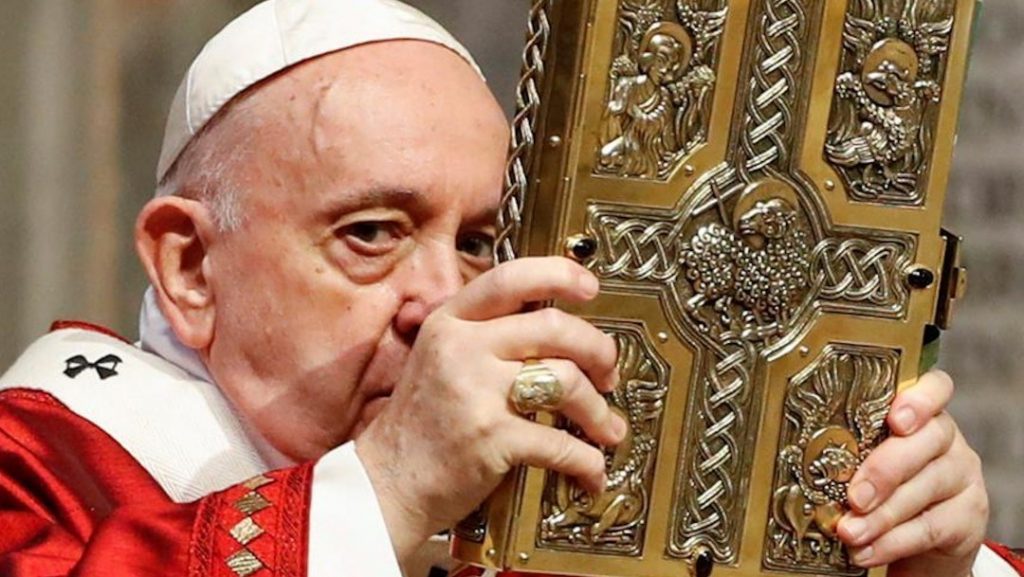 Papa Francisco celebra misa de Pentecostés: dice que lo peor de la pandemia sería desaprovecharla
