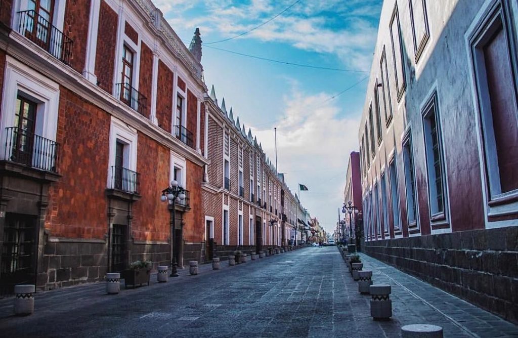 Reabrirán desde el 13, calles del centro de Puebla al paso vehicular