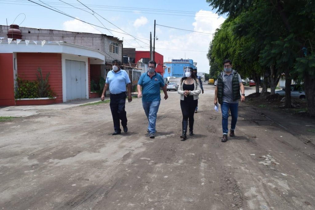 Recorrido de Diputada y Secretario, por el municipio