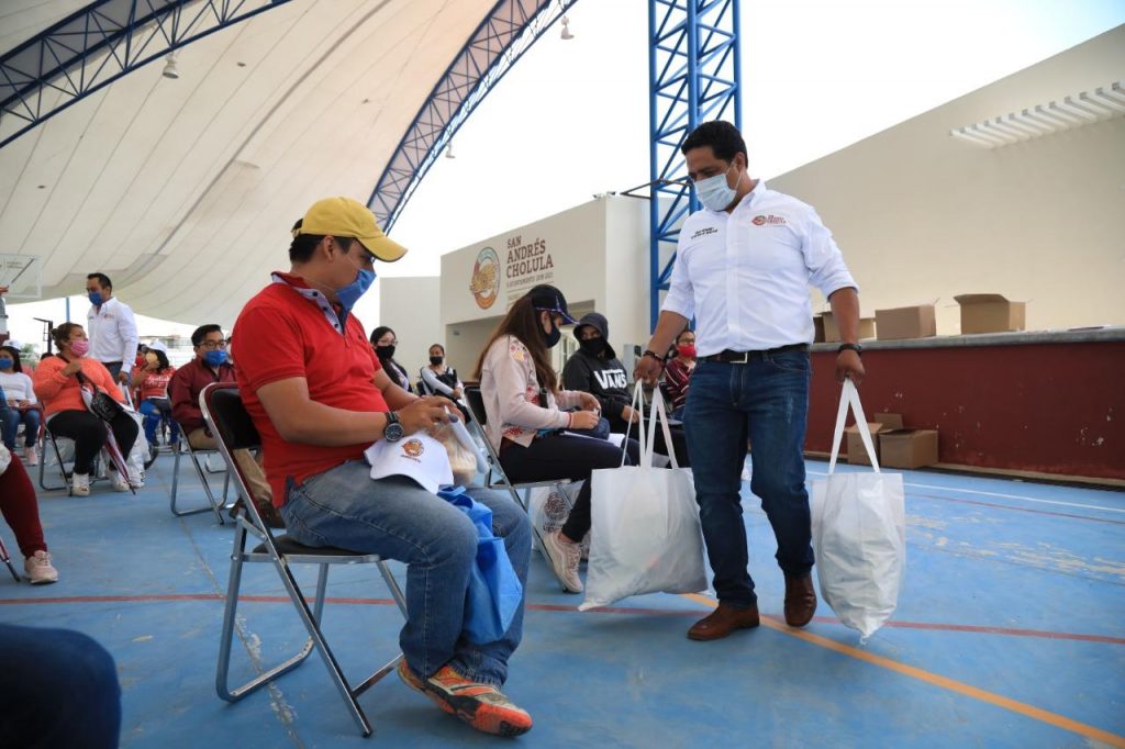 Serán 500 becas a universitarios: Edgar Hernández