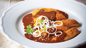 Milanesas de res en mole poblano 