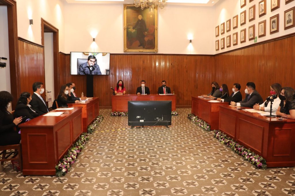 Arriaga cumplió entregando 2do informe