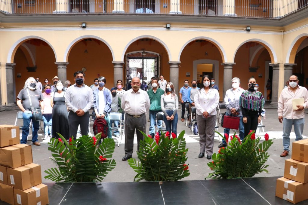 Entrega Secretaría de Cultura apoyos alimentarios a comunidad artística poblana