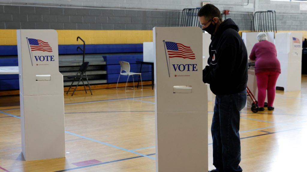 Elección es un fraude enorme, por eso vamos ir a la Corte, anuncia Trump