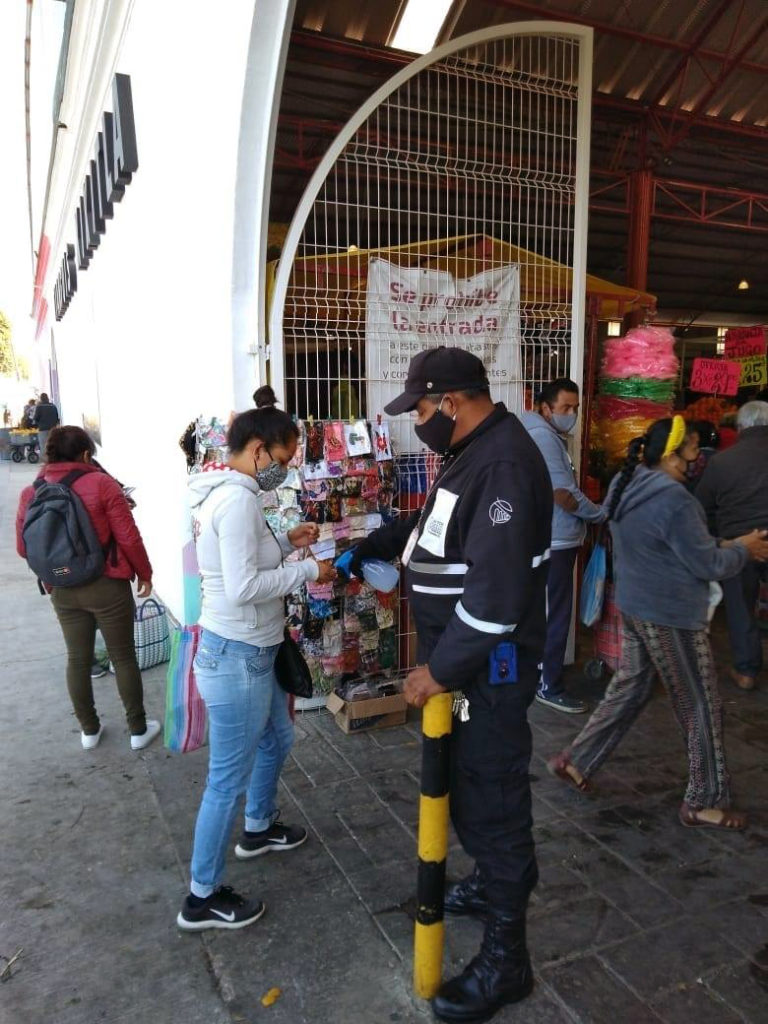 En mercados, aplican medidas sanitarias 