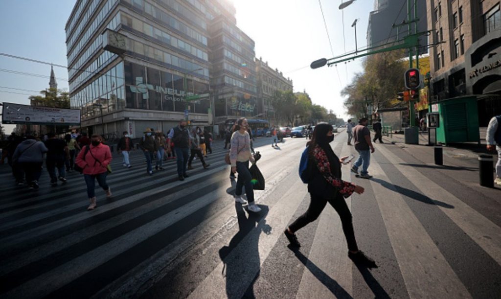 Vez primera más de 20 mil nuevos contagios de COVID en 24 horas