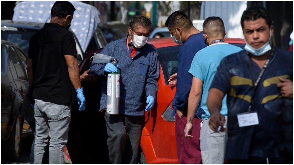 Se llega a los 144 mil 371 muertos y a 1 millón 688 mil 944 casos confirmados de COVID-19