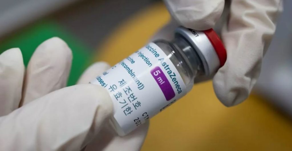 Francia, Italia y Alemania suspenden también uso de vacuna de AstraZeneca