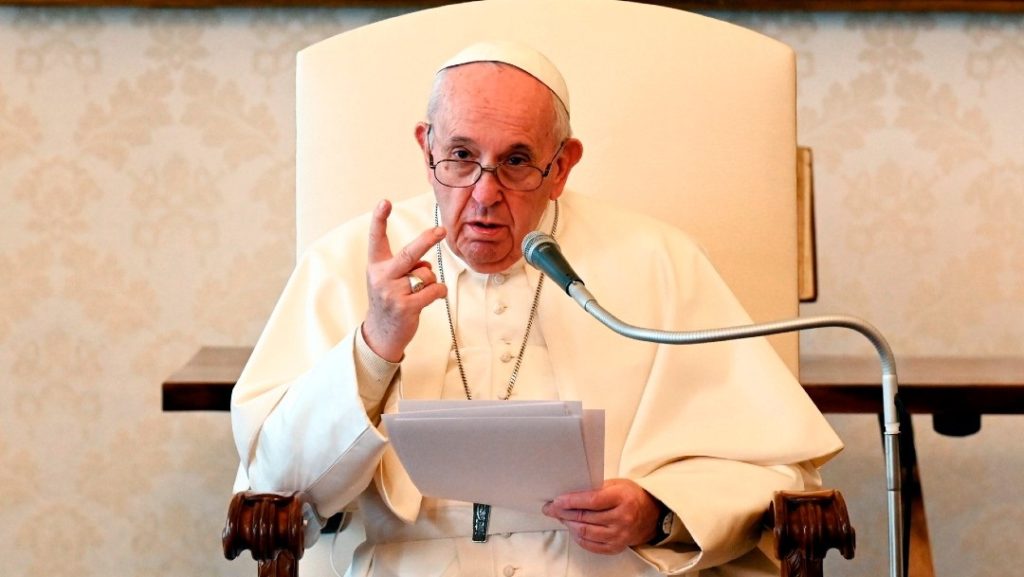 Papa Francisco pide recordar en Semana Santa a víctimas de guerras y abortos