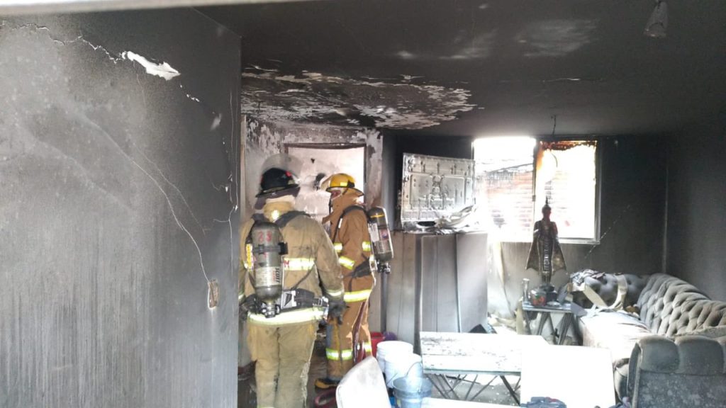 Incendio en domicilio causa pérdidas materiales