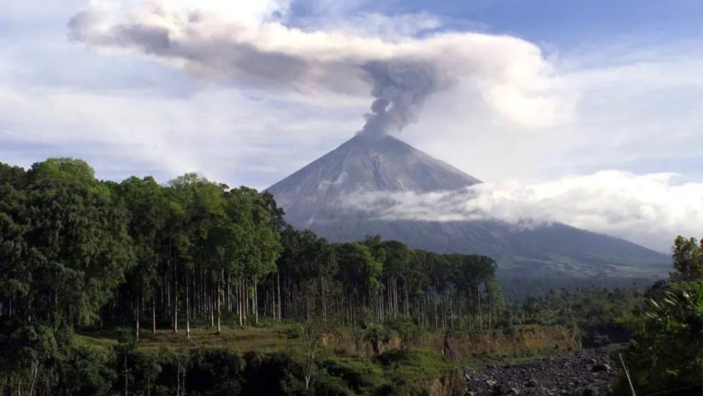 Un terremoto de magnitud 6 sacude las aguas al sur de isla indonesia de Java