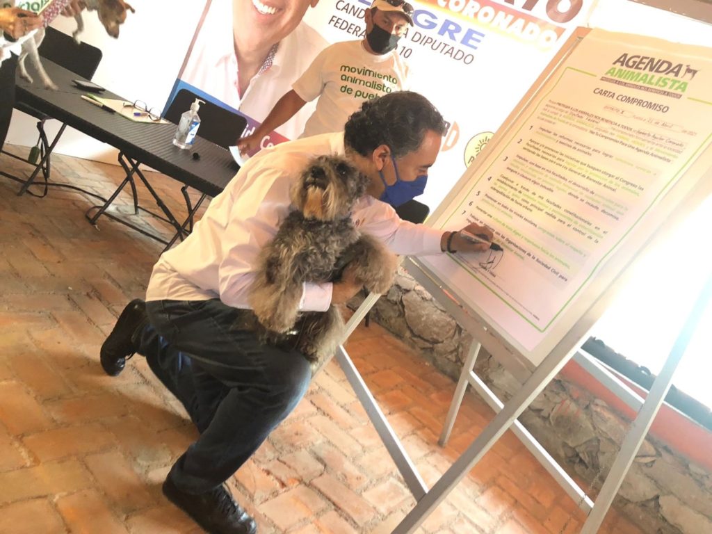 Humberto Aguilar Coronado se compromete con la agenda animalista