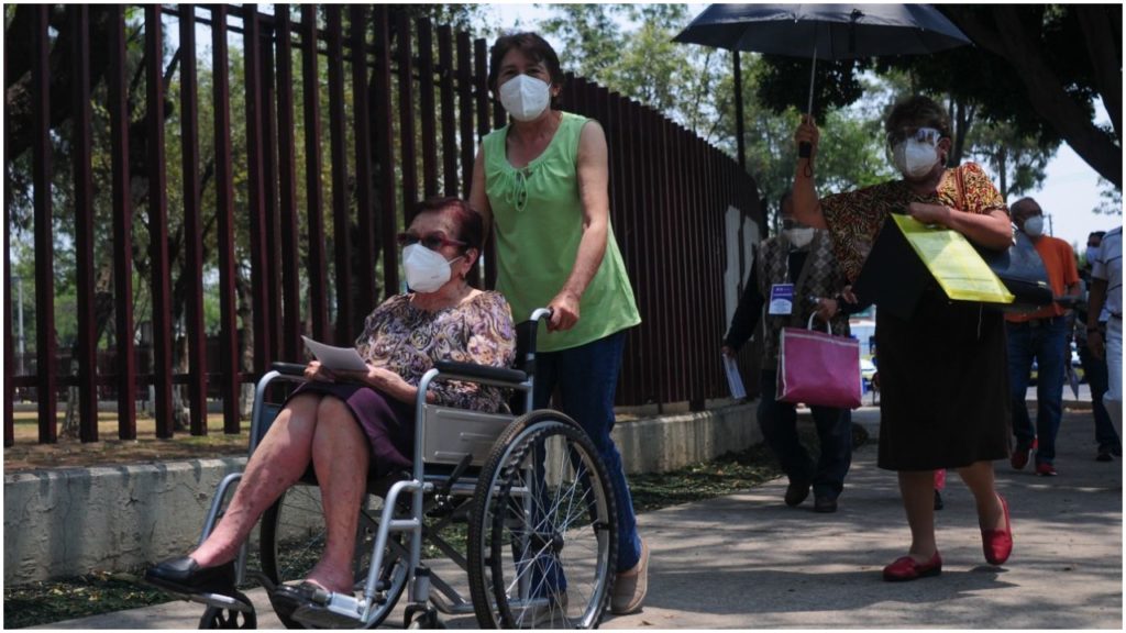 Suma México 215 mil 547 muertos y 2 millones 333 mil 126 casos confirmados por COVID-19