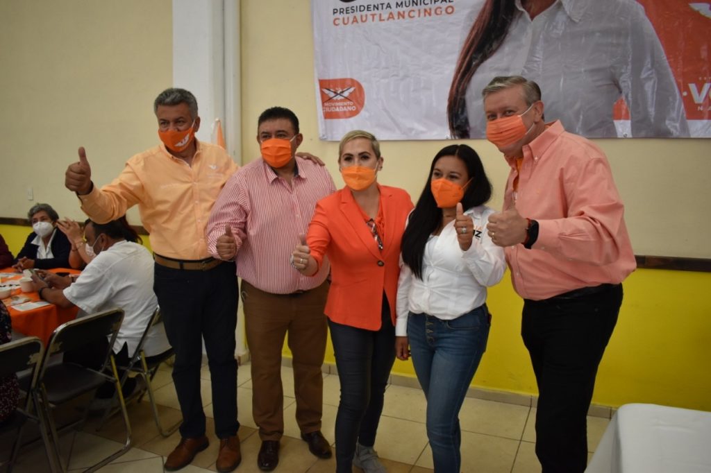 Mi cariño y reconocimiento para las mamás: Agustín de Teresa