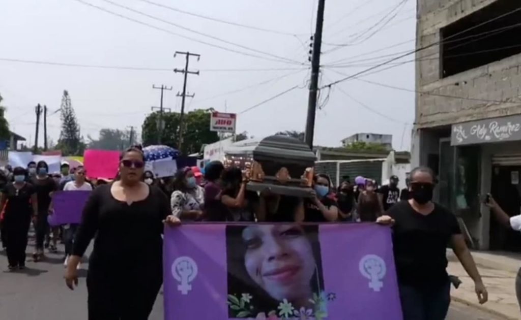Menor fue asesinada mientras hacia la tarea en su casa en Veracruz