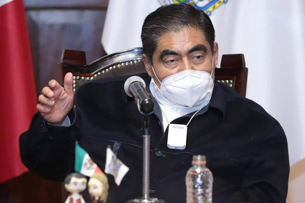 Llama MBH a poblanos a la responsabilidad y aplicarse la vacuna contra la COVID-19