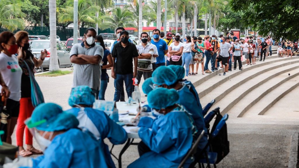 México reporta cifra récord de casos activos por COVID-19; hay 124 mil 688