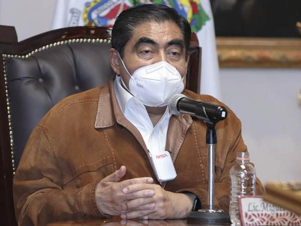 Suspendidas las cuotas escolares: Barbosa Huerta