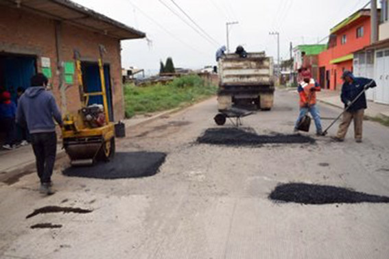 Continúa el bacheo en el municipio