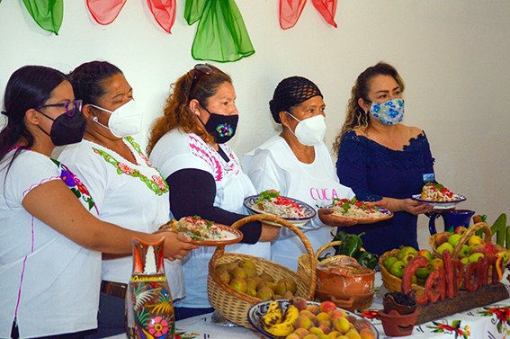 En Calpan, temporada de chiles en nogada