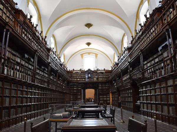 Con exposición, Cultura celebra el 375 Aniversario de la Biblioteca Palafoxiana