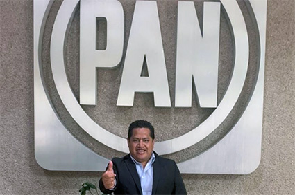 Destituyen del PAN a Carlos Tlapaltotoli