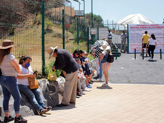 Devotos buscan visitar a la virgen de los Remedios