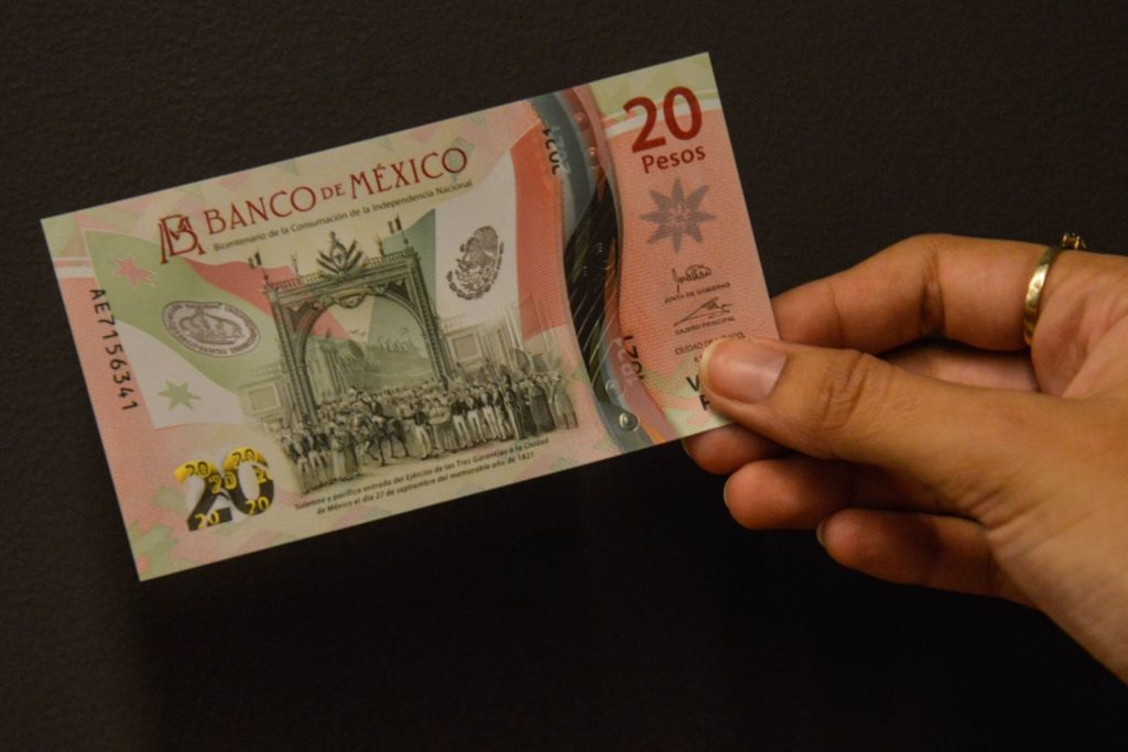 Lanzan nuevo billete de 20 pesos en conmemoración al Bicentenario de la Independencia