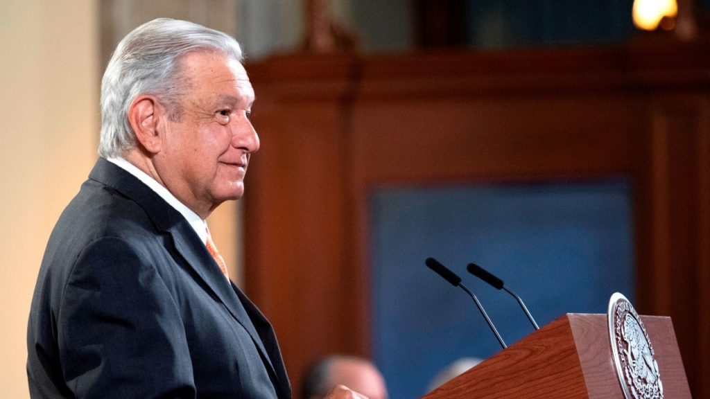 Paquete Económico 2022 garantiza aumento en pensiones y becas, sin incremento de impuestos: AMLO
