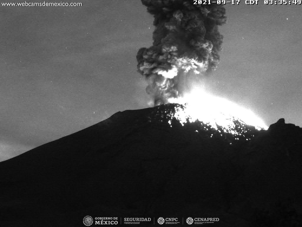 Volcán Popocatépetl registra fuerte explosión con fragmentos incandescentes durante la madrugada