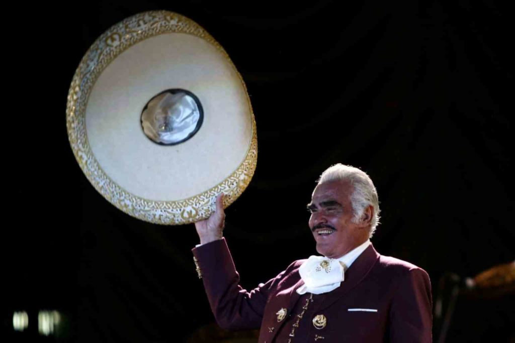 Vicente Fernández Jr. desmiente muerte de su padre ‘El Charro de Huentitán’