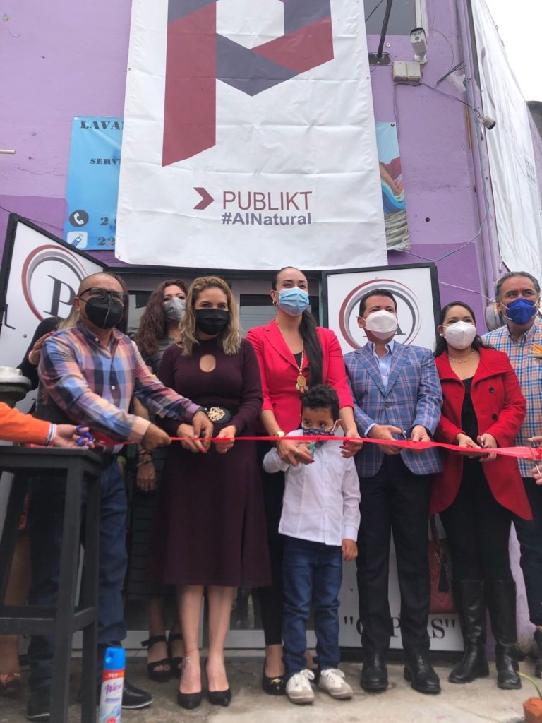 Acude Paola Angon a la inauguración del set de “Publikt al Natural”