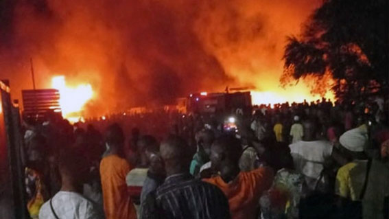 Explotó camión cisterna con combustible en Sierra Leona, reportan al menos 98 muertos