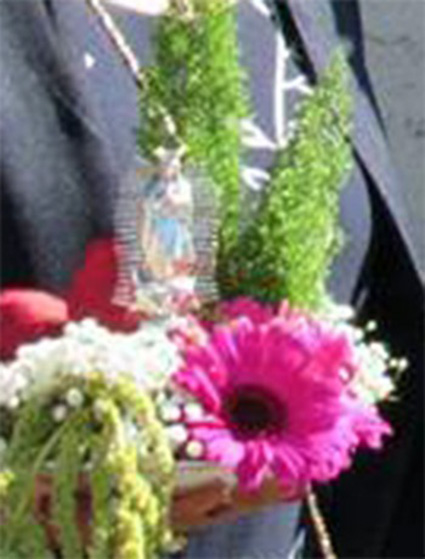 Párroco Andrés Torres Ramírez quita el símbolos del Circular de Guadalupe