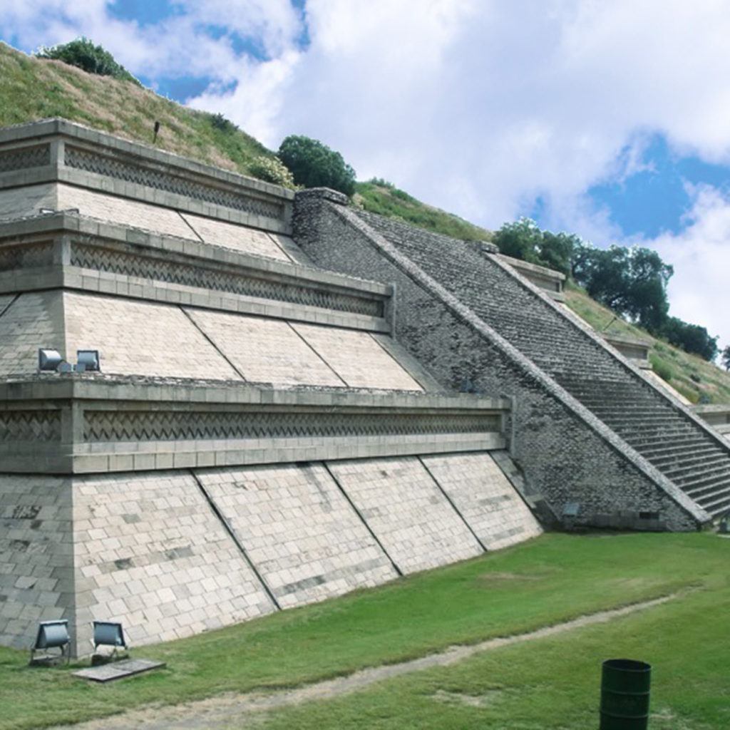 Zona arqueológica  cerrada 24 horas