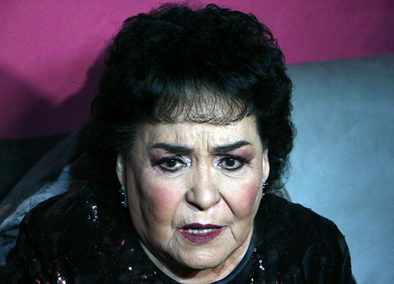 La actriz y productora Carmen Salinas está en coma, informan familiares